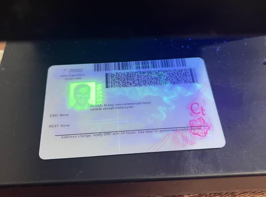 connecticut-fake-id-back-uv-930x688