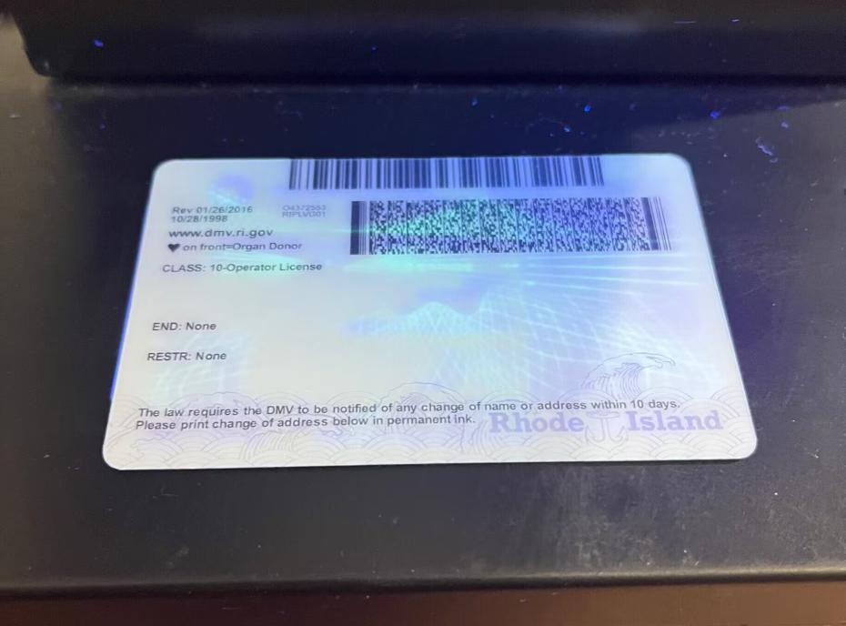 rhode-island-fake-id-back-uv-930x688