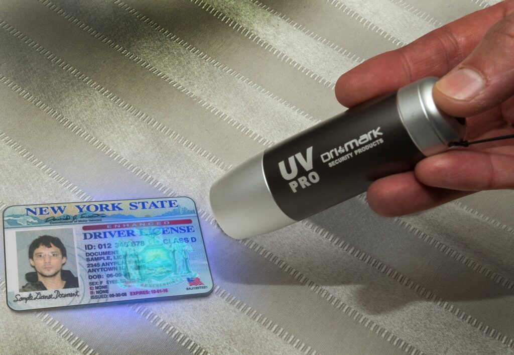 why do bouncers use uv light on id